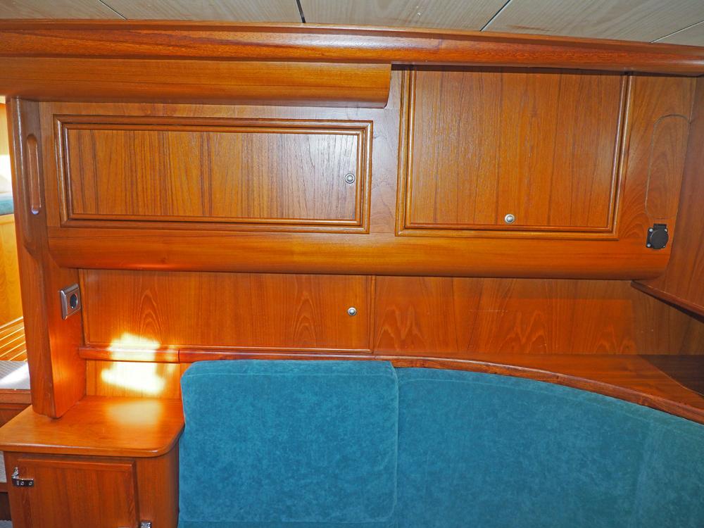 Saloon, Accommodation